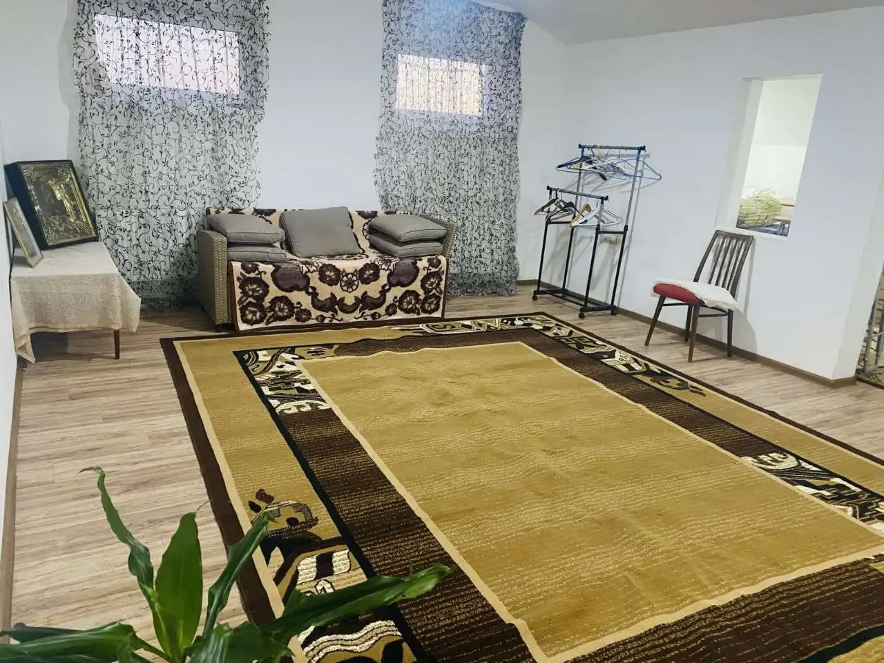 Красивая большая комната в доме престарелых